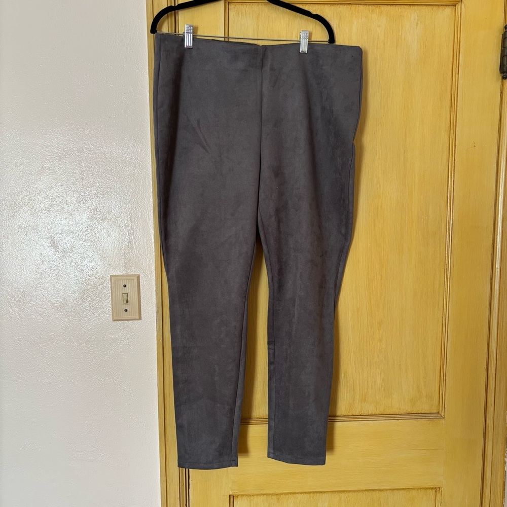 Chico's Vegan Suede Legging Pant in Castlerock Gray Size 3R or 16R NWT